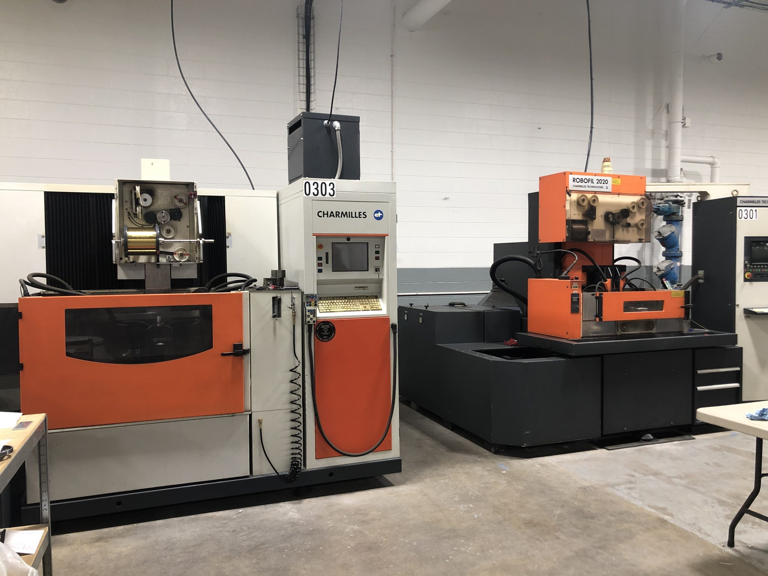 photo of wire EDM machining equipment at PMi2 facilities